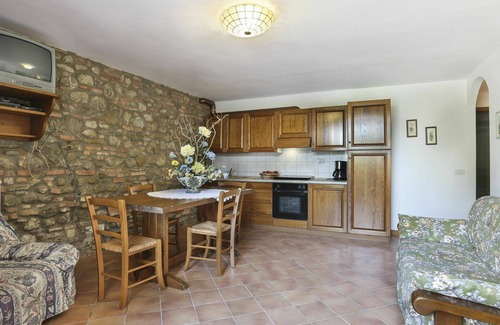 Terricciola House | Beautiful apartment in villa for 4 people with WIFI, pool, terrace and pets allowed