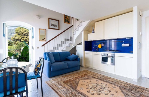 Ventimiglia Apartment | Beautiful apartment for 4 people with pool, WIFI, balcony, pets allowed and parking