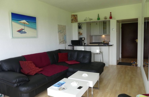 Haffkrug Apartment | Beautiful apartment, 20m to the beach, large balcony, outdoor pool, underground parking, WLAN