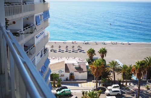 Velilla-Taramay Apartment | Beautiful Apartment at the beach front!