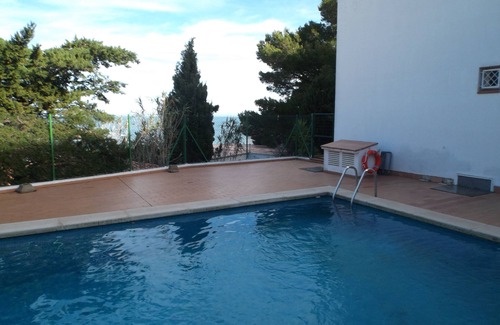 Llanca Apartment | BEAUTIFUL APARTMENT ANY COMFORT, VIEWS OF THE SEA AND MOUNTAIN, POOL
