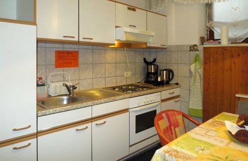 Fuegen Apartment | Beautiful apartment for 6 guests with WIFI, TV, terrace and parking