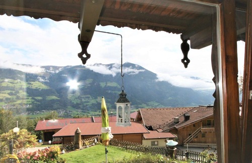 Fuegen Apartment | Beautiful apartment for 6 guests with WIFI, TV, terrace and parking