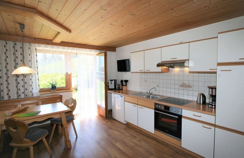 Emberg Apartment | Beautiful apartment for 5 people with WIFI, TV, terrace and parking
