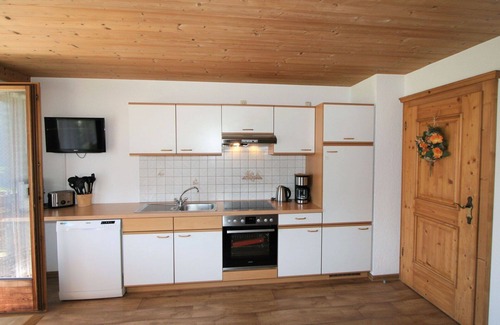 Emberg Apartment | Beautiful apartment for 5 people with WIFI, TV, terrace and parking