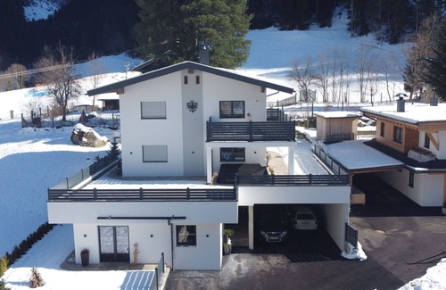 Dornauberg Apartment | Beautiful apartment for 4 guests with WIFI, TV and terrace