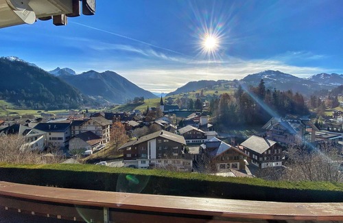 Zweisimmen Apartment | Beautiful apartment for 7 guests with WIFI and balcony