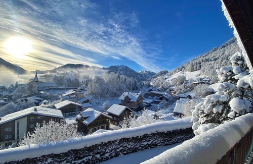 Zweisimmen Apartment | Beautiful apartment for 7 guests with WIFI and balcony