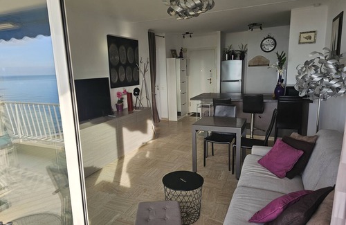 Cannes Old Town Apartment | Beautiful apartment comfortable, sea view, 50 m from the beach, Cannes, 4 people