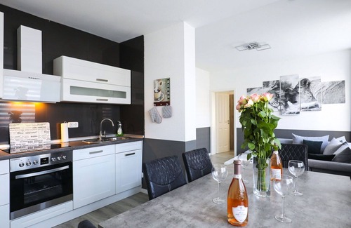Oberndorf Apartment | Beautiful apartment for 6 people with WIFI, TV, terrace and parking