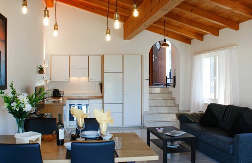 Magadino Apartment | Beautiful apartment for 2 guests with WIFI, TV, patio and panoramic view