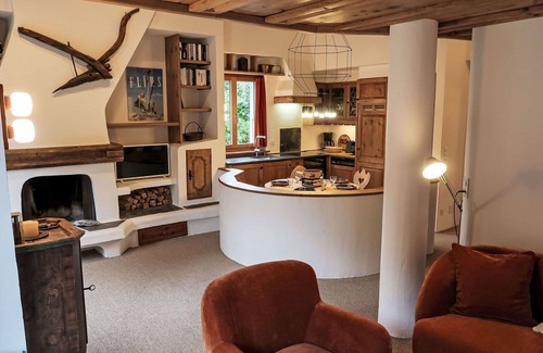 Flims Apartment | Beautiful apartment for 6 people with WIFI, TV, balcony and panoramic view