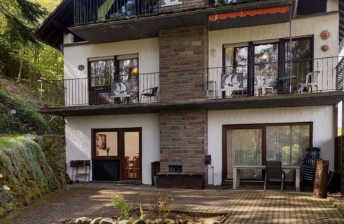 Immerath Apartment | Beautiful apartment for 7 guests with WIFI, TV, terrace, pets allowed and parking