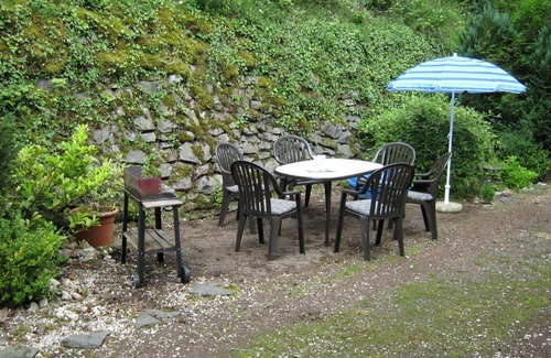Immerath Apartment | Beautiful apartment for 7 guests with WIFI, TV, terrace, pets allowed and parking