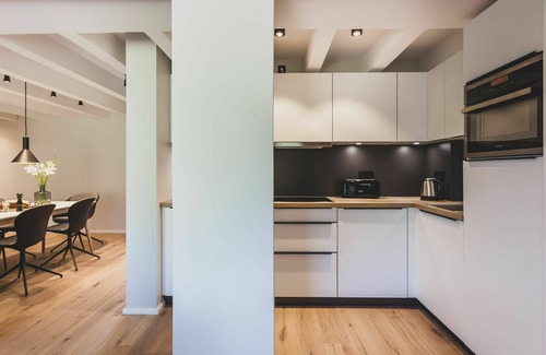 Prora Apartment | Beautiful apartment for 6 people with pool, WIFI, TV, balcony, pets allowed and parking