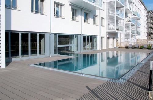 Prora Apartment | Beautiful apartment for 6 people with pool, WIFI, TV, balcony, pets allowed and parking