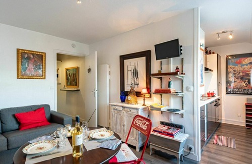 Morbihan Apartment | Beautiful apartment for 2 people with WIFI, TV, pets allowed and parking