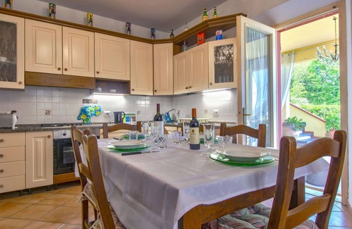 Giugnano Apartment | Beautiful apartment for 10 people with private pool, WIFI, TV, patio and pets allowed