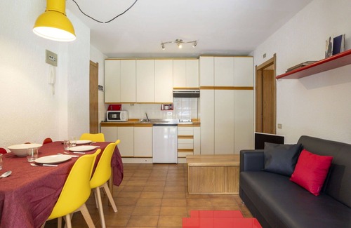 Madesimo Apartment | Beautiful apartment for 3 guests with WIFI, TV, pets allowed and parking