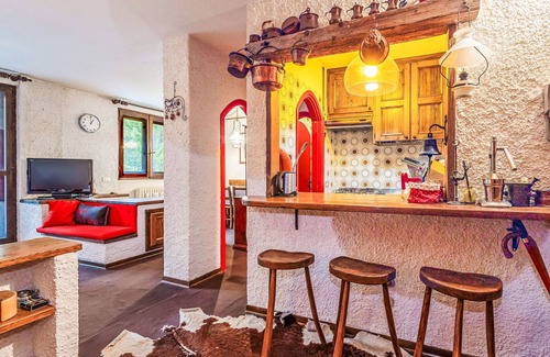 Madesimo Apartment | Beautiful apartment for 5 people with WIFI, TV, terrace, pets allowed and parking
