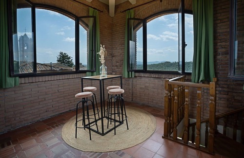 San Gimignano Apartment | Beautiful apartment for 10 guests with A/C, pool, WIFI and panoramic view, close to San Gimignano