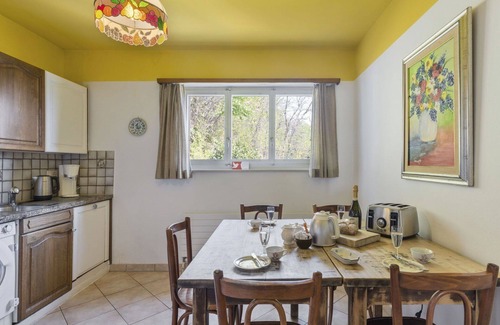 Riazzino Apartment | Beautiful apartment for 8 people with WIFI, patio, pets allowed and panoramic view