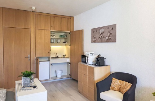 Bissone Apartment | Beautiful apartment for 4 people with WIFI, pool, A/C, TV, balcony and panoramic view