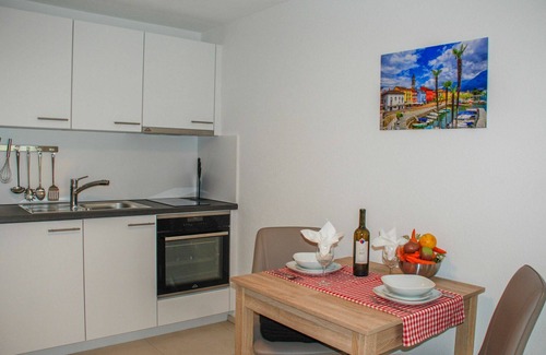 Orselina Apartment | Beautiful apartment for 2 guests with WIFI, TV and patio
