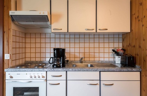 Schoenecken Apartment | Beautiful apartment for 2 guests with WIFI, TV, patio, pets allowed and parking