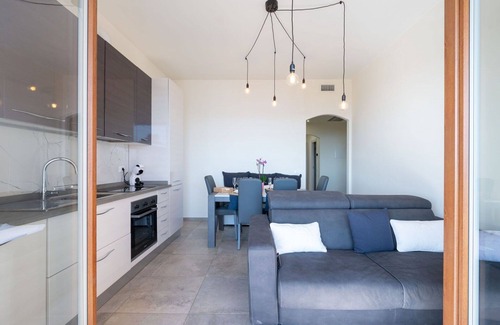 Varazze Apartment | Beautiful apartment for 6 guests with hot tub, WIFI, A/C, TV, terrace and pets allowed