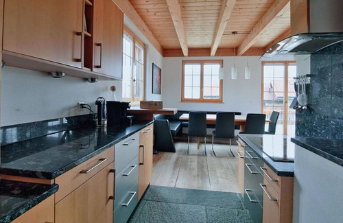 Grisons Apartment | Beautiful apartment for 10 guests with WIFI, TV, balcony and parking