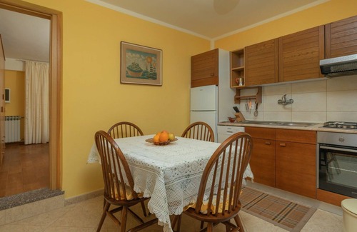 Brnobici Apartment | Beautiful apartment for 3 people with WIFI, pool, TV, terrace and parking