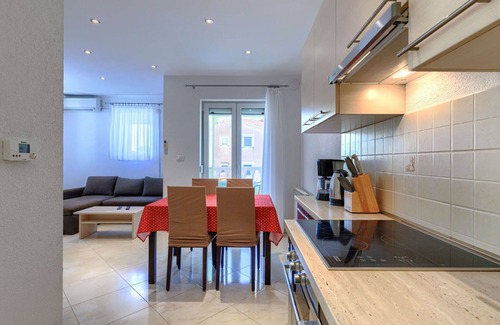 Cancini Apartment | Beautiful apartment for 4 people with A/C, WIFI, TV, terrace and parking