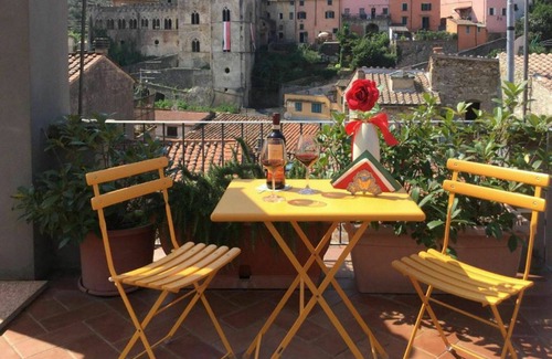 Buti Apartment | Beautiful apartment for 7 guests with WIFI, A/C, TV, terrace and panoramic view