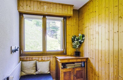 Anzere Apartment | Beautiful apartment for 7 people with WIFI, TV and balcony