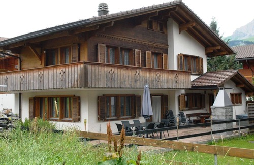 Adelboden Apartment | Beautiful apartment for 8 people with WIFI, balcony and pets allowed