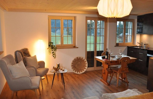 Saanen Apartment | Beautiful apartment for 2 people with WIFI and balcony