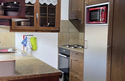 Saanen Apartment | Beautiful apartment for 6 guests with WIFI, TV, balcony and pets allowed