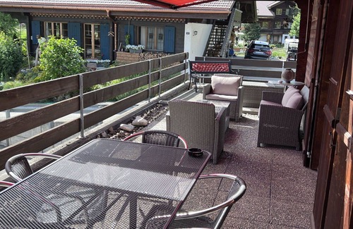Saanen Apartment | Beautiful apartment for 6 guests with WIFI, TV, balcony and pets allowed