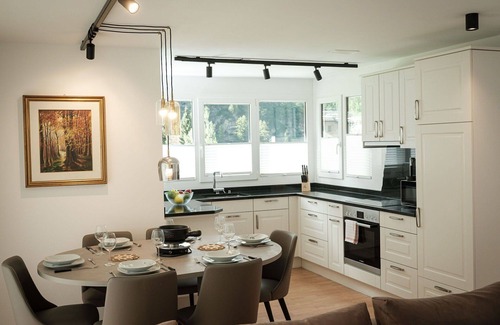 Taesch Apartment | Beautiful apartment for 6 people with WIFI, TV and balcony