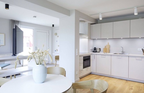 Hohen Wieschendorf Apartment | Beautiful apartment for 2 guests with WIFI, TV, terrace, pets allowed, panoramic view and parking