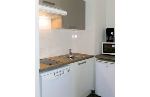 Chinon Apartment | Beautiful apartment for 4 guests with WIFI, pool, TV, terrace, pets allowed and parking