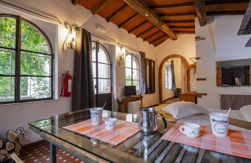 Barga Apartment | Beautiful apartment for 2 people with private pool, TV, patio, pets allowed and parking