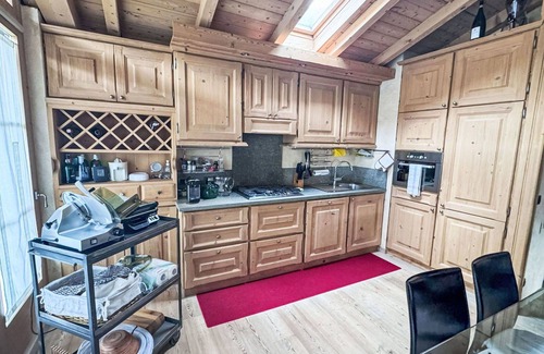 Bormio Apartment | Beautiful apartment for 5 people with hot tub, WIFI, TV, balcony, pets allowed and parking