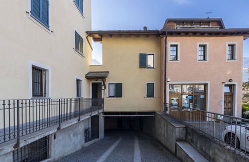 Bormio Apartment | Beautiful apartment for 5 people with hot tub, WIFI, TV, balcony, pets allowed and parking