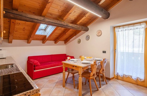 Mazzin Apartment | Beautiful apartment for 2 people with WIFI, TV, patio and parking