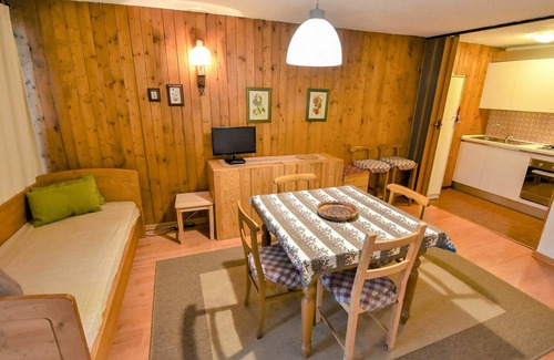 Palu Apartment | Beautiful apartment for 5 people with WIFI, TV, balcony and pets allowed