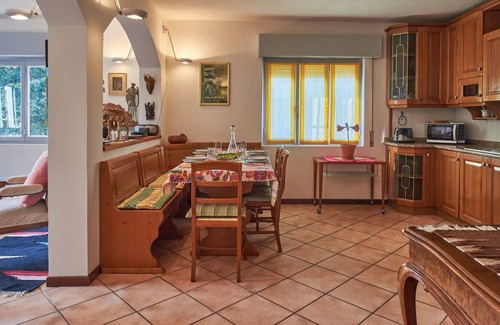 Santa Maria - Rezzonico Apartment | Beautiful apartment for 4 people with WIFI, TV, terrace, pets allowed and parking