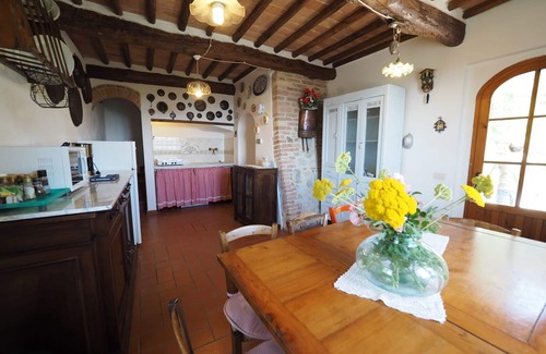 San Gimignano Apartment | Beautiful apartment for 6 guests with WIFI, pool and panoramic view, close to San Gimignano