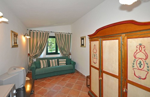 Pitigliano Apartment | Beautiful apartment for 2 guests with pool, TV and parking